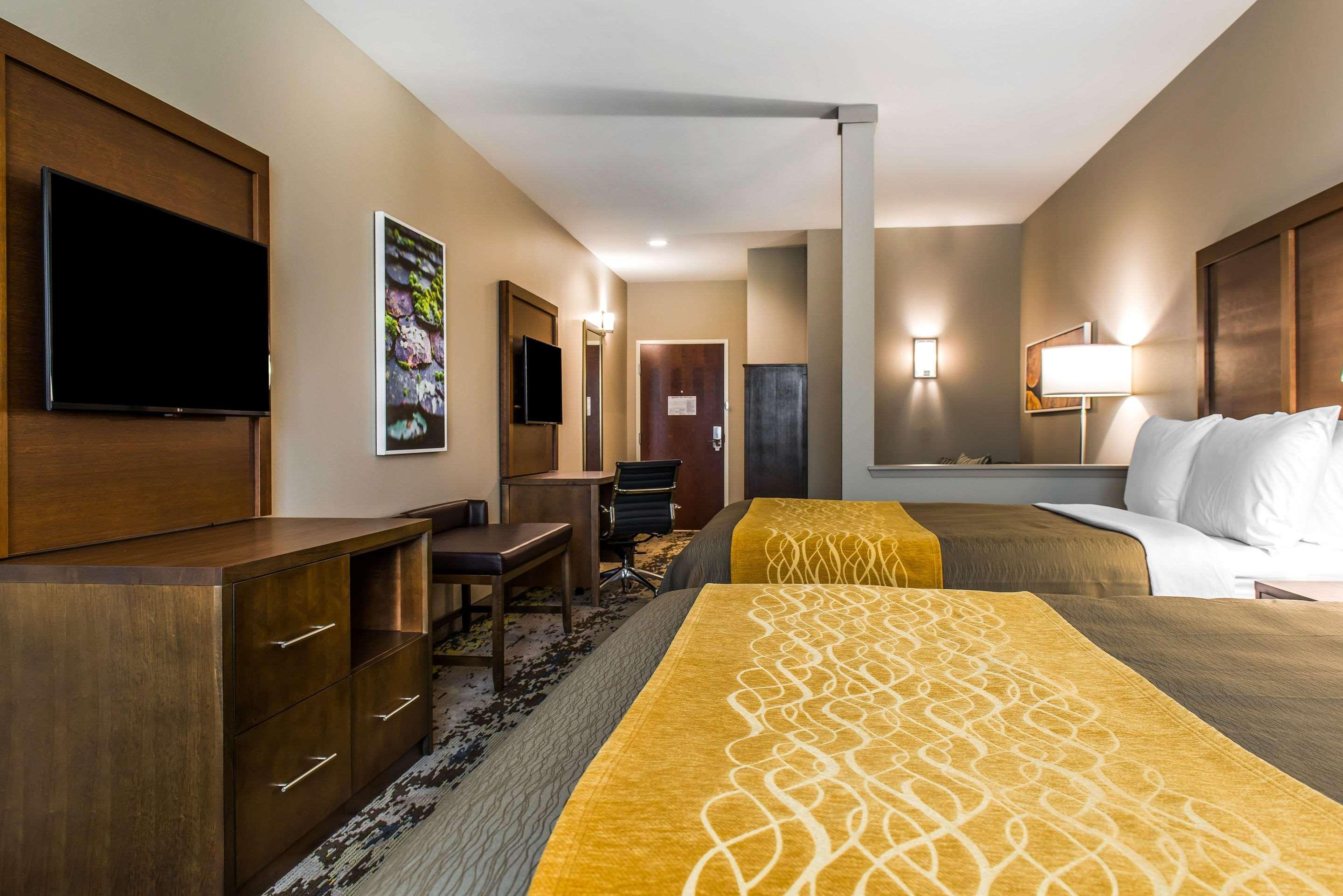 Comfort Inn & Suites Valdosta Exterior photo