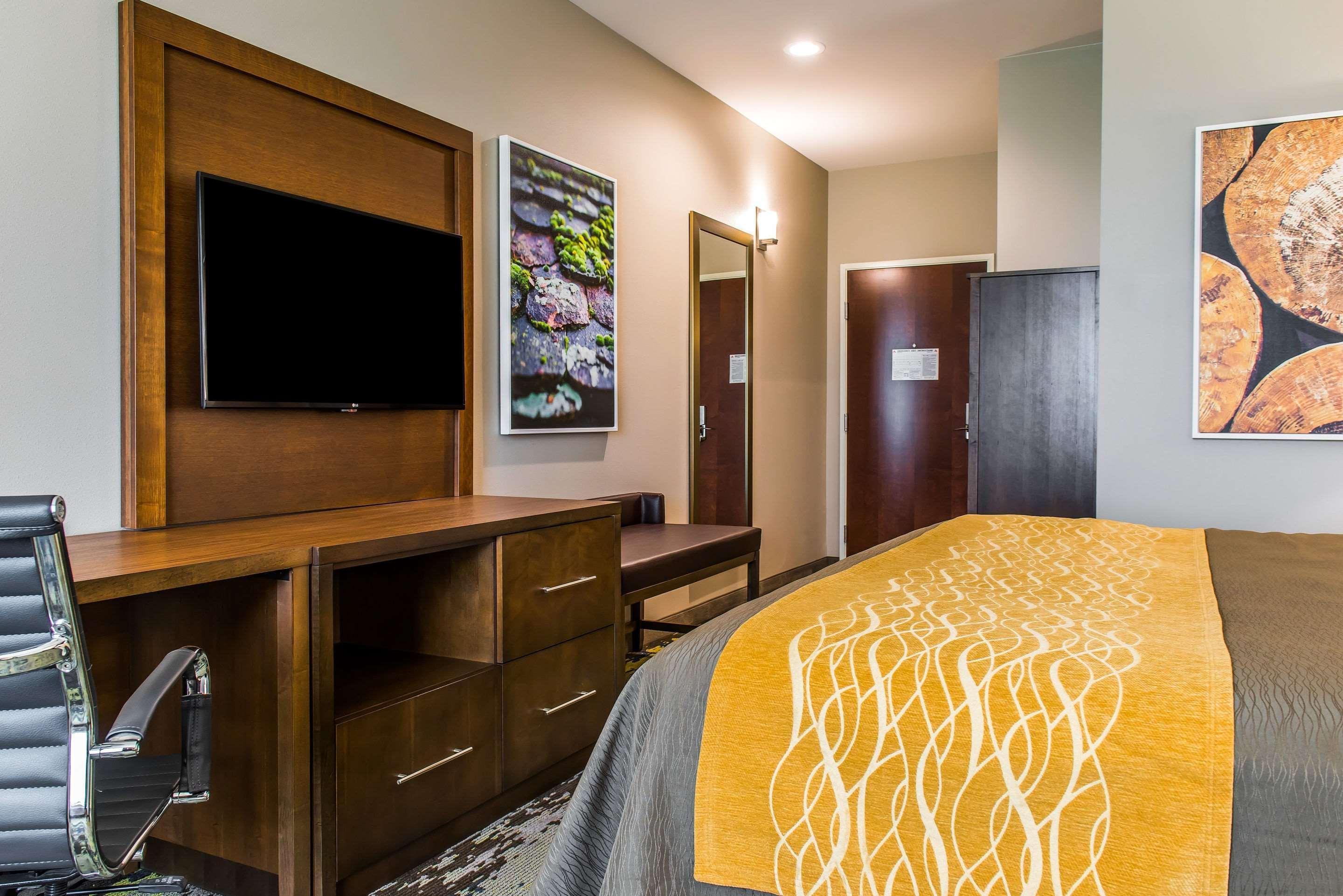 Comfort Inn & Suites Valdosta Exterior photo